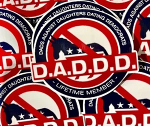 Adesivo DADDD papà contro figlie incontri democratici laptop sticker repubblicano - Foto 1 di 2