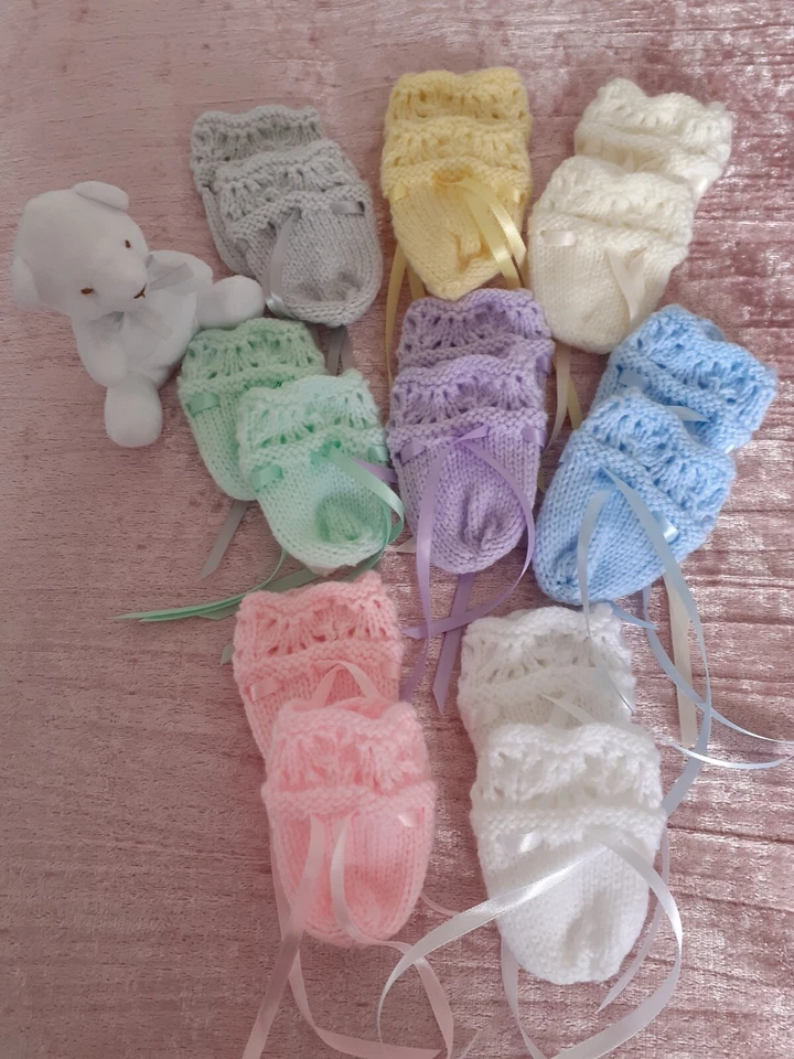 HAND KNITTED NEU HANDGESTRICKTE BABYHANDSCHUHE