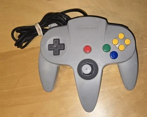Nintendo 64 Original OEM Gray Controller Good Joystick - Picture 1 of 9