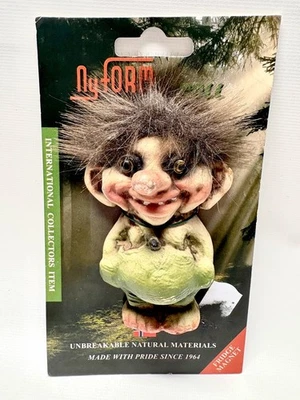 "Mini troll noruego arte popular estatuilla Nyform buena suerte imán nuevo 4""" Foto 1 de 4