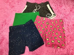 Bundle Of 4 Pairs of Girls Shorts Size 7/8 Preowned Condition - Picture 1 of 5