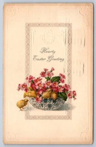Hearty Easter Greetings, Chicks In A Flower Arrangement, 1916 Embossed Postcard - Picture 1 of 2