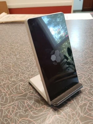 Soporte de carga para teléfono inalámbrico Honeycomb buen estado. Sin cable. Foto 1 de 4