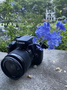 CANON EOS REBEL T100 EOS 3000D - Picture 1 of 2