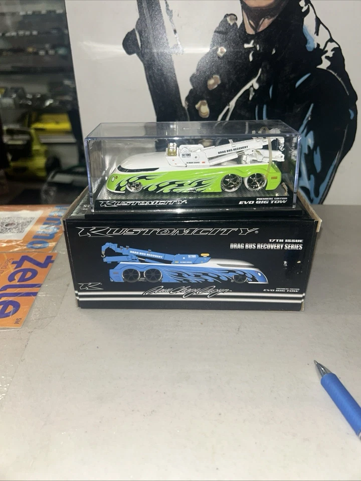 Bus de arrastre escala 1/64 Kustomcity serie recuperación persecución verde versión 122/240  Foto 1 de 4