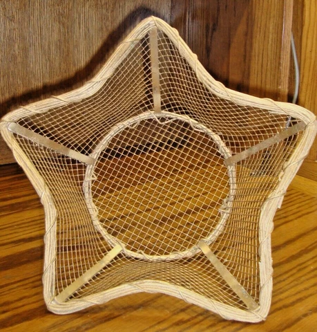 Metal Wire 11.5"x11.5"x4" Star-Shaped Gold Tone Basket~Decorative Gift Box   822 Cover