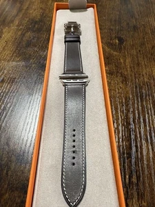 Hermes Simple Tour Deployant Buckle Veau Barenia Ebene Apple Watch Band 6.5-7.9" - Photo 1 sur 8