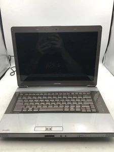 TOSHIBA SATELLITE E105-S1402 - FOR PARTS - INTEL CORE 2 DUO - 4GB RAM - READ -BB - Picture 1 of 7