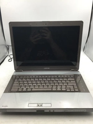 TOSHIBA SATELLITE E105-S1402 - FOR PARTS - INTEL CORE 2 DUO - 4GB RAM - READ -BB - Image 1 of 4
