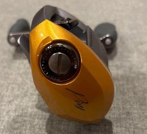 Carrete de pesca Daiwa Liberto Pixy ámbar naranja baitcast JDM diestro color limitado - Imagen 1 de 9