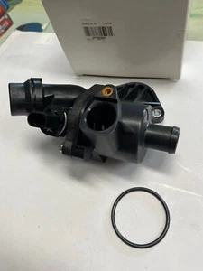 601-105K 06B1211F TE 6842.105J THERMOSTAT AUDI A4 SEAT EXEO 1.6 1.8 2.0 KOMPLETT - Bild 1 von 7