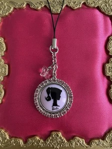 Charme téléphone portable Tarina Tarantino vintage Barbie silhouette classique Swarovski - Photo 1 sur 4
