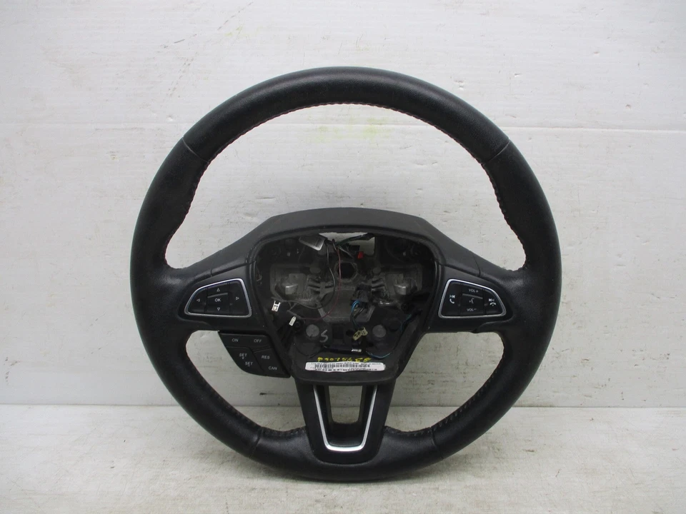 Volante Ford Focus 2016 con control de audio y crucero OEM Foto 1 de 4