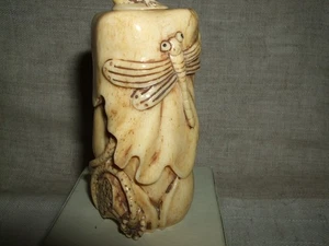NETSUKE PARFÜMHALTER ESSENZEN PARFÜM BOX LIBELLE HEILIGE FIGUR GR 110 CM 11 - Bild 1 von 8
