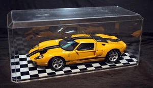 1/18 Scale Ford GT in display case. - Picture 1 of 4