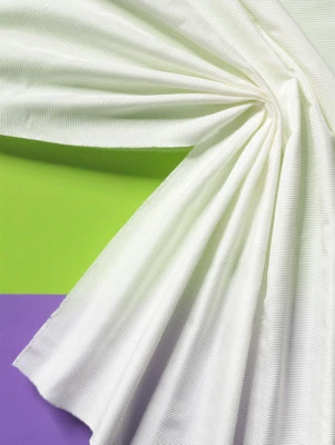 20 % Rabatt:  Meterware, ab 0,5 m: Baumwolle-Seide-Gewebe, 140 cm br, € 17,14/qm - Bild 1 von 3