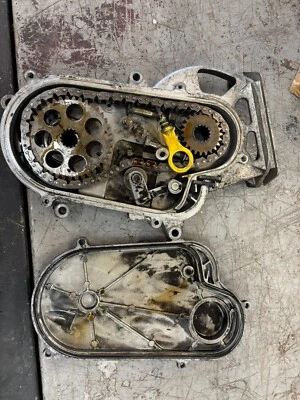 2002 POLARIS RMK 800 RMK EDGE TRACK CHAIN COMPLETE CASE CHAINCASE  RW7272 - Image 1 of 4