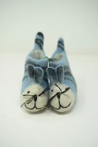 Handmade Infant Cat Booties made from Australian Wool Size 6 -12 months - Picture 1 of 5