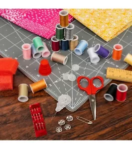 34 Piece Singer Sewing Travel Kit in Storage Box Set Thread Needle Scissors NEW - Picture 1 of 6