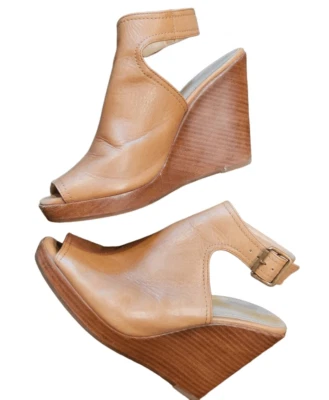 Cuñas Johnston & Murphy para mujer 7 bronceadas punta abierta tacón alto madera apilada Foto 1 de 4