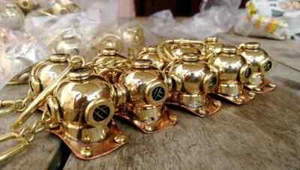 Lot Of 10 pcs Nautical Brass Diving Helmet Key Chain Maritime Divers Helmet Gift - Picture 1 of 4