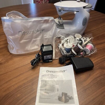 Máquina de coser modista con adaptador, pedal, manual del propietario + extras Foto 1 de 4