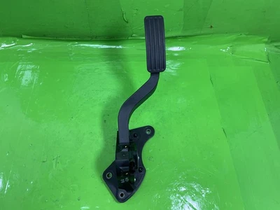 LAND ROVER DEFENDER L663 ACCELERATOR THROTTLE PEDAL AUTO 2020-2025 L8B29F836AB - Image 1 of 4