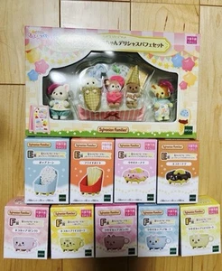 Sylvanian Families Kirakira Kuji Delicious Parade Car Parfaet Set di 10 NUOVO - Foto 1 di 6