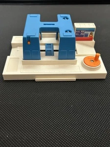 Vintage Tomy Pocket Car Wash with topper For Diecast Vehicles Made In Singapore - Picture 1 of 6