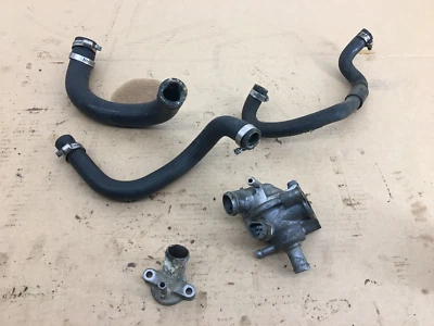 Honda CBR929RR 2001 OEM carcasa termostato con mangueras Foto 1 de 4