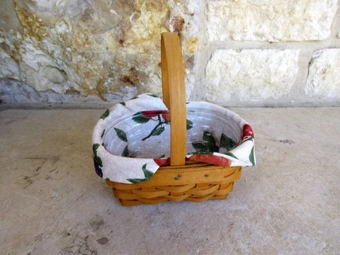 Longaberger 1999 Horizon of Hope Basket w/Cream Liner Apple Print Cover