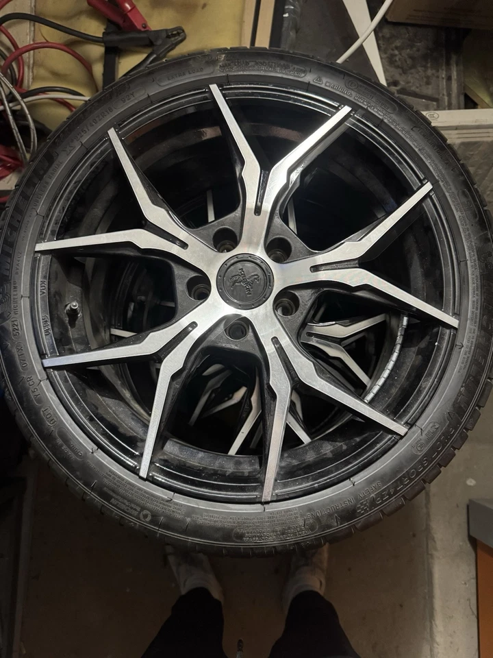Keskin Felgen Mit Reifen  - Bild 1 von 4