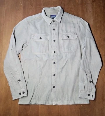 Patagonia 长袖纽扣天然 Die Fjord 法兰绒衬衫男式 S 码 — 第 1/4 张图片