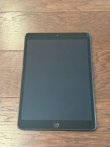 Apple iPad 9th Generation 64GB Wifi only - Space Gray Excellent Condition - Photo 1/4
