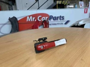 TOYOTA COROLLA ZZE122R 5D HATCHBACK AUTOMATIC 2003 - DOOR HANDLE OUTER RF - Picture 1 of 3