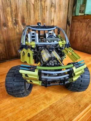 LEGO Technic 8466 – 4x4 Offroader, Sammlermodell von 2001 - Bild 1 von 3