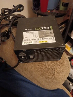 Fuente de alimentación Corsair CX750 750W PSU CP-9020015 modelo #75-001447 usada Foto 1 de 4