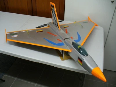 RC Deltaflugzeug SixPercent 950mm Spannw. 980mm Lang mit Schubpropeller Akku  - Bild 1 von 4