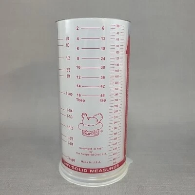 Pampered Chef Plastic 2 Cup Dry/Solid/Liquid Measure Cup - Image 1 of 4