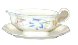 Villeroy & Boch Riviera 8,1/2 pulgadas Gravy Boat y placa base adjunta - Imagen 1 de 3