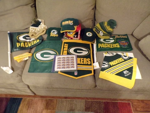 NEW GREEN BAY PACKERS BUNDLE HATS,BEANIES,FLAGS,BANNERS,MINI HELMET,BELT, NFL Cover