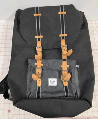 Mochila The Herschel Supply Co Offset Lil Amer negra/denim  Foto 1 de 4