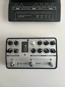 Two Notes Revolt Tube Powered Guitar Preamp Pedal with Speaker Simulation - Picture 1 of 6