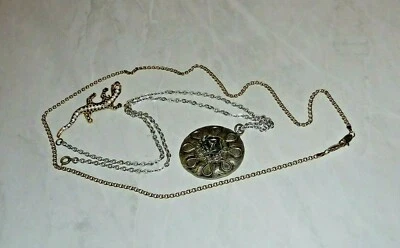 Älterer Schmuck:  Brosche, Anhänger und Kette (aus Nachlass - Sammlung) - Bild 1 von 4