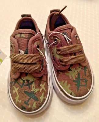 New Koala Kids Sneakers Basketball Style Baby Toddler CAMOFLAGE Airplane Size 5 - Image 1 of 4