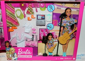 You Can Be Anying 2020 Barbie and Chelsea juego Doctor Crocs músico tenis - Imagen 1 de 15
