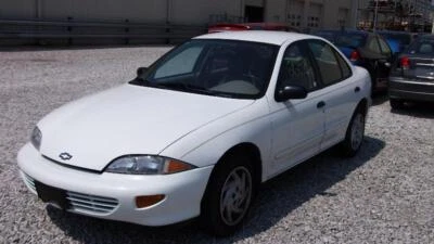 Vidrio delantero derecho usado para puerta delantera se adapta a: Chevrolet Cavalier SDN 1999 delantero derecho Foto 1 de 4