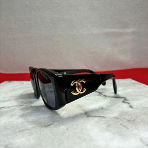 CHANEL Coco Mark Vintage Sonnenbrille Schwarz Gold Logo aus Japan - Bild 1 von 9