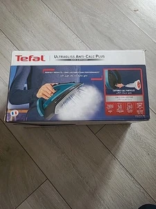 Tefal Ultragliss Anti-Calc Plus Bügeleisen 2800 Watt Türkis FV6848G0 - Bild 1 von 3