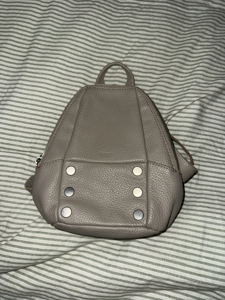 Рюкзак Hammitt Hunter средний серый натуральная кожа матовое золото - Изображение 1 из 3